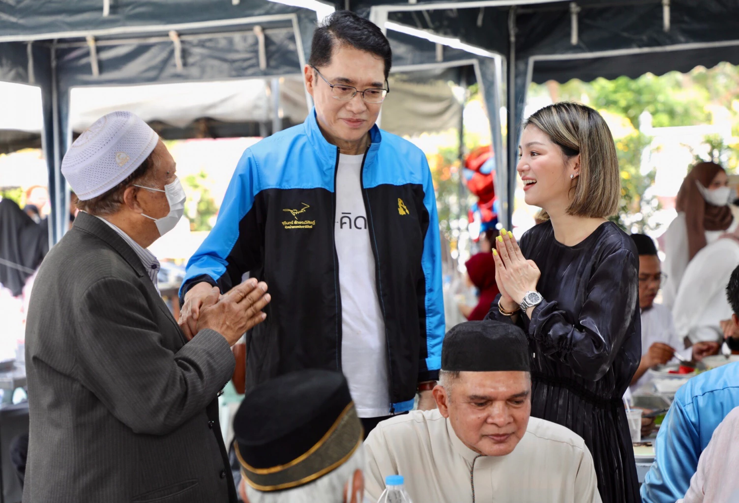 องอาจ - มาดามเดียร์