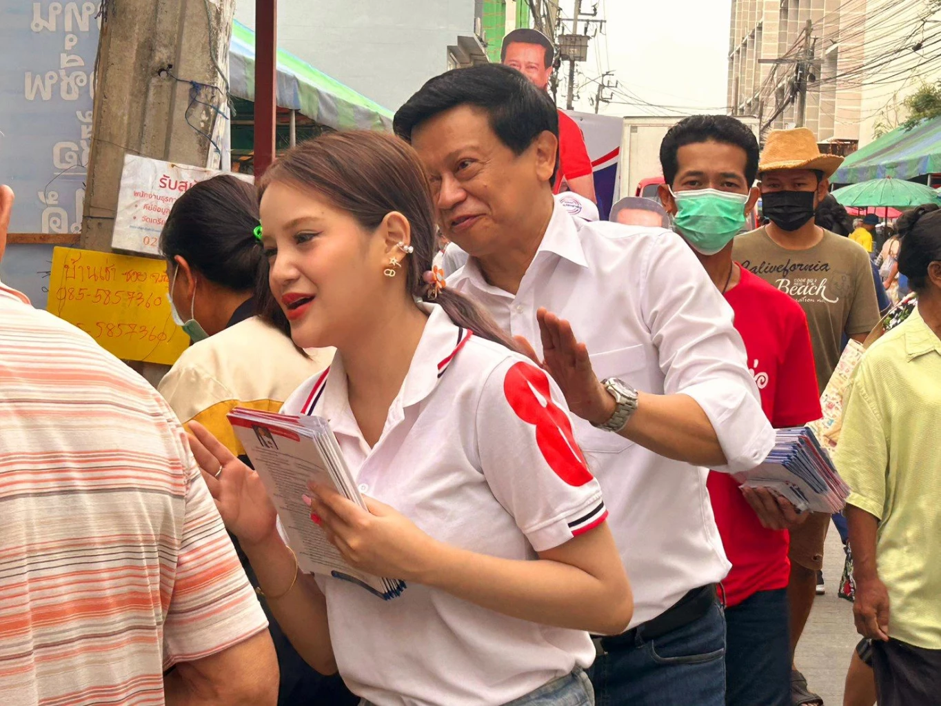 'วัชระ กรรณิการ์' งัดไม้เด็ด ดึงลูกสาว 'น้องถั่วพู' ขอคะแนนคนบางกรวย