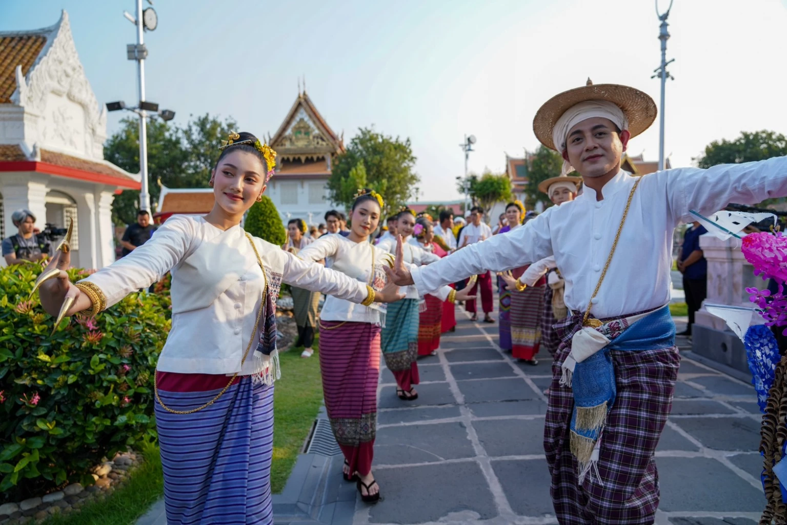 บรรยากาศงานสงกรานต์ชาวเหนือ