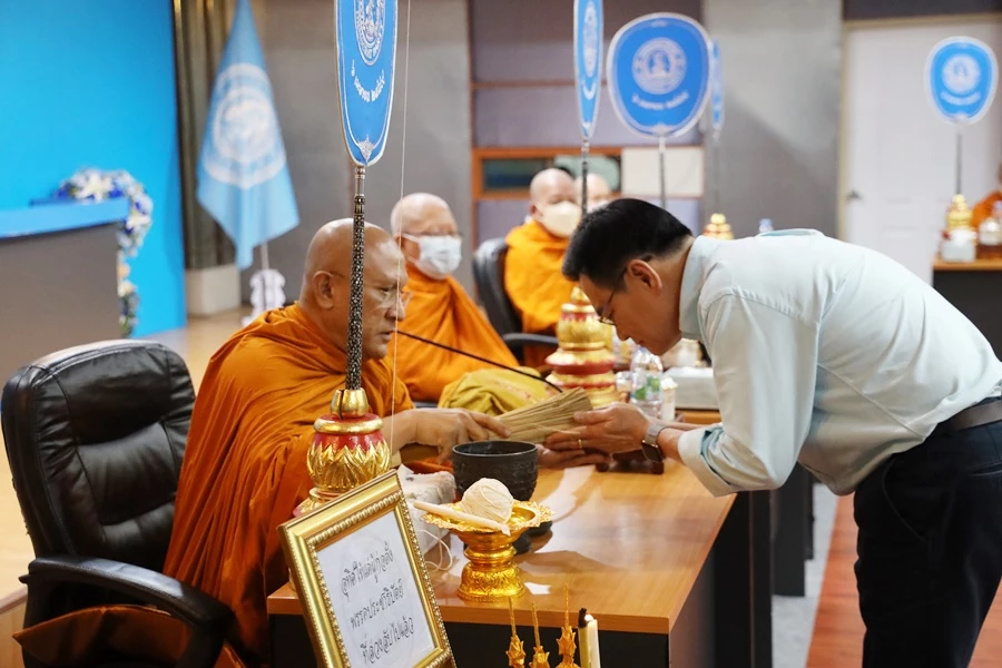 ปชป.ทำบุญครบรอบวันเกิด 77ปี