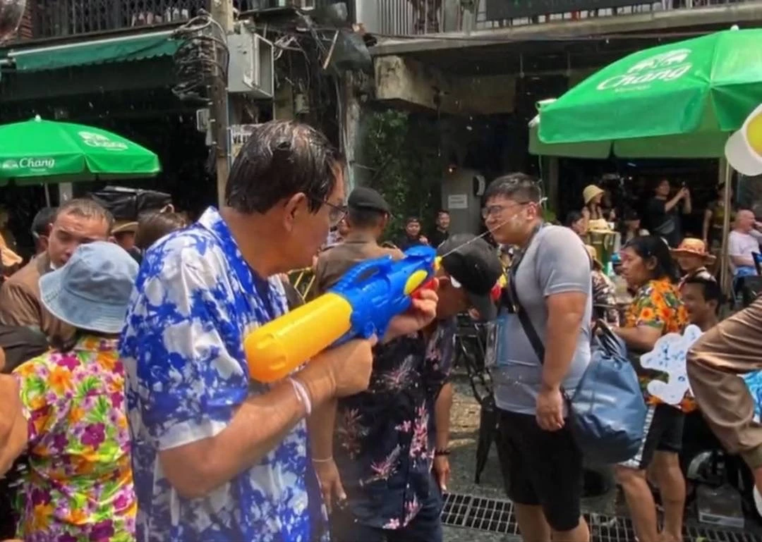 เพจลุงตู่ตูน ยกฝีมือ 'ประยุทธ์' ทำสงกรานต์คึกครื้น-คนไทยเป็นสุข