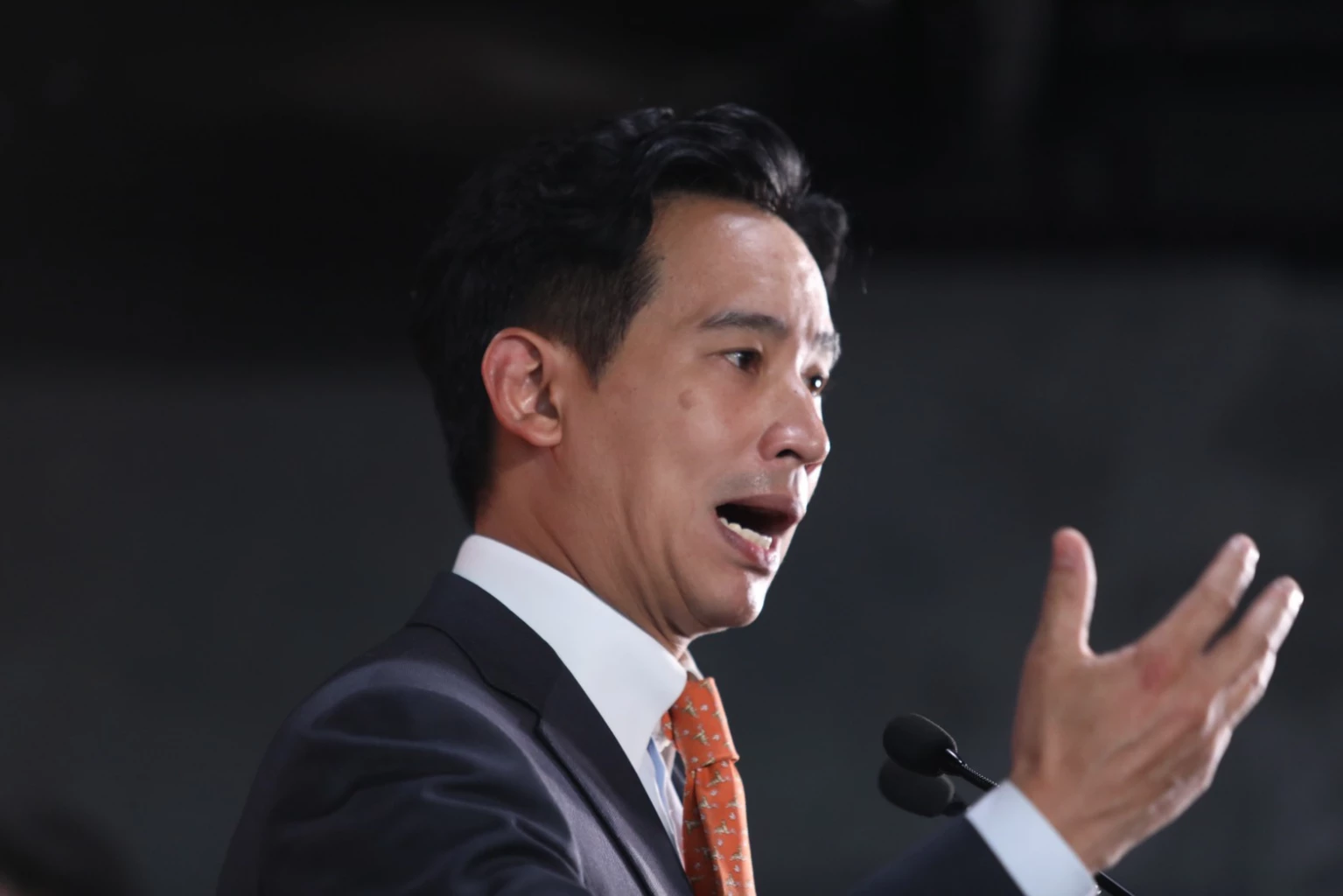 นายพิธา ลิ้มเจริญรัตน์ หัวหน้าพรรคก้าวไกล