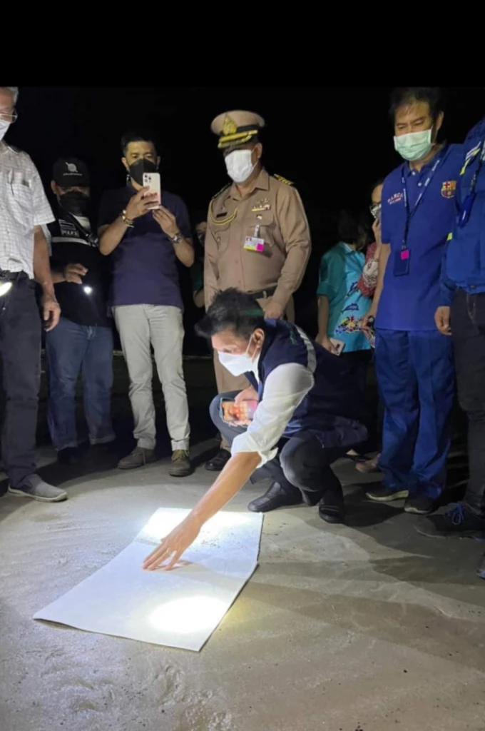 นายสาธิต ลงพื้นที่เหตุการณ์น้ำมันรั่ว