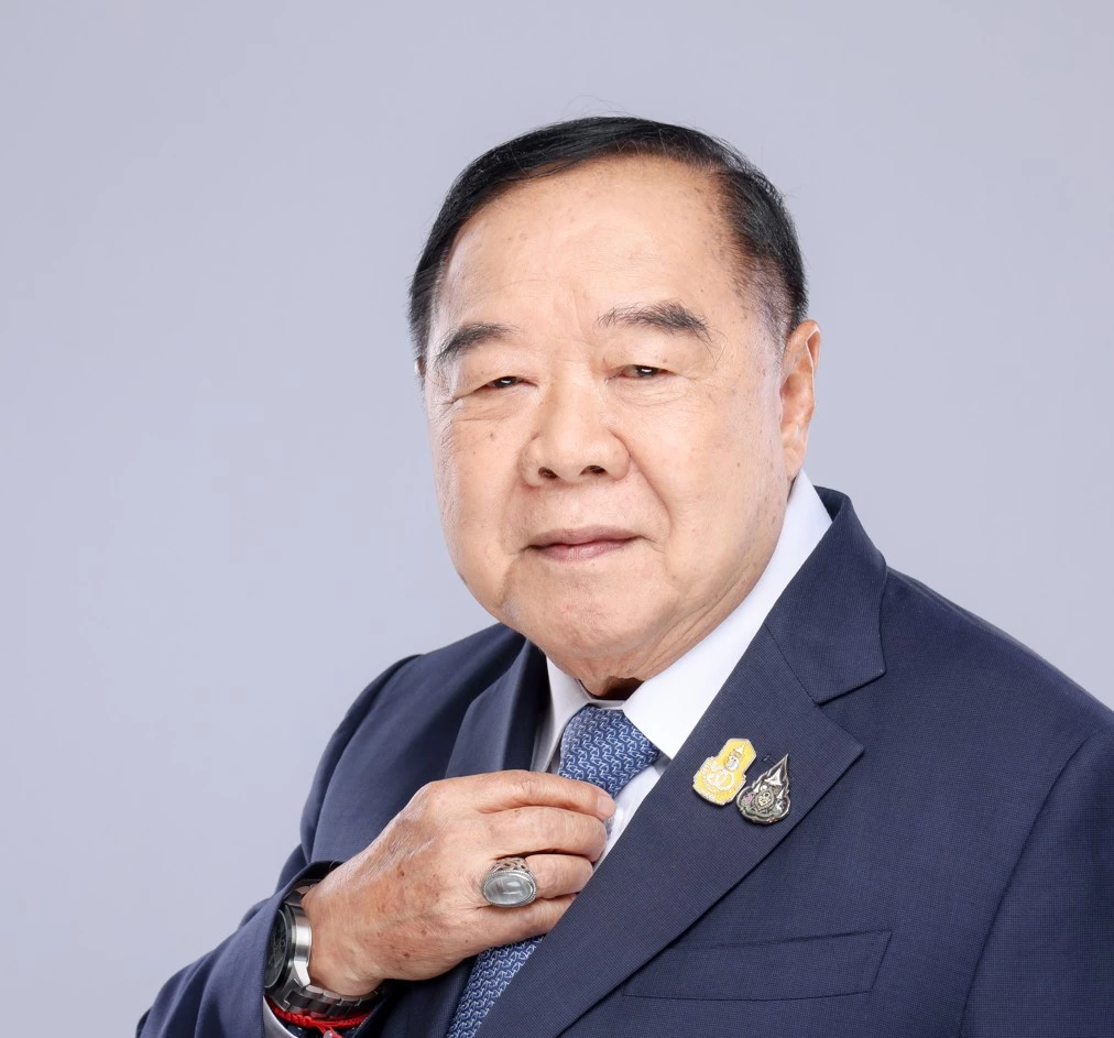 บิ๊กป้อมถือฤกษ์วันแรงงานอวยพรผู้ใช้แรงงานมีพลังใจสู้ชีวิต