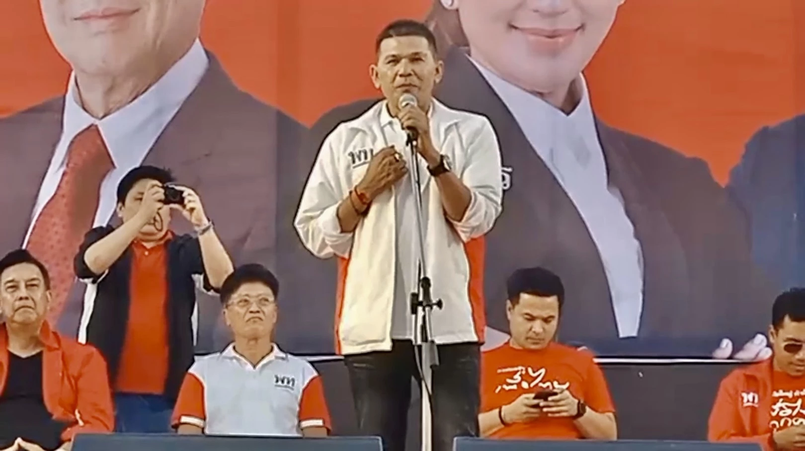 'เด็กเพื่อไทย' ปลุกกองเชียร์ 'อย่าปันคะแนน..แม้แต่พรรคเพื่อนเราเอง'