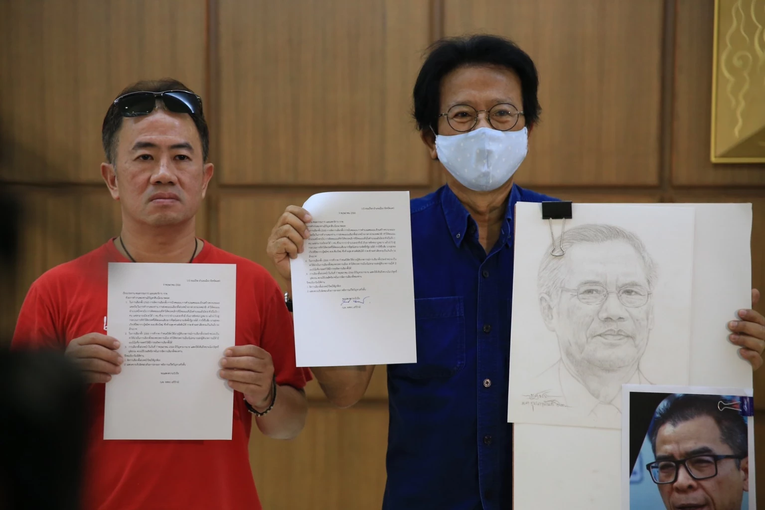 นพ.ทศพร เสรีรักษ์ ร้องเรียนกกต.