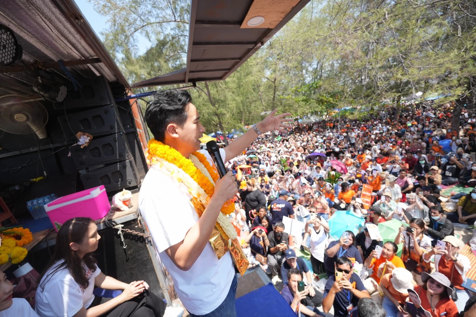 พิธา ลิ้มเจริญรัตน์ รณรงค์ เลือกก้าวไกล ประเทศไทยไม่เหมือนเดิม 