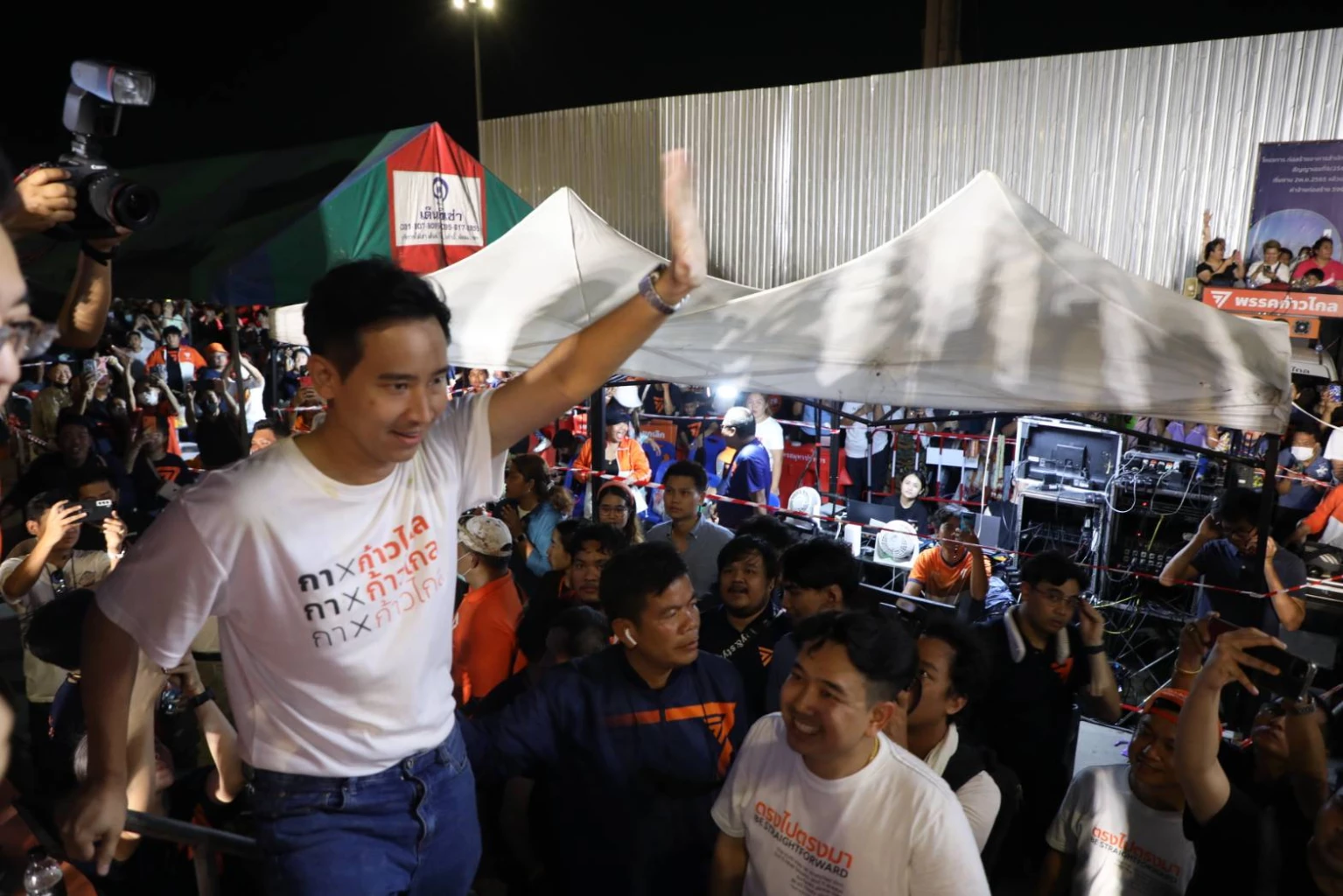 ซีเอ็นเอ็น กระพือ เลือกตั้ง66  ชัยชนะ 'ก้าวไกล' โค่นพรรคการเมืองทหาร