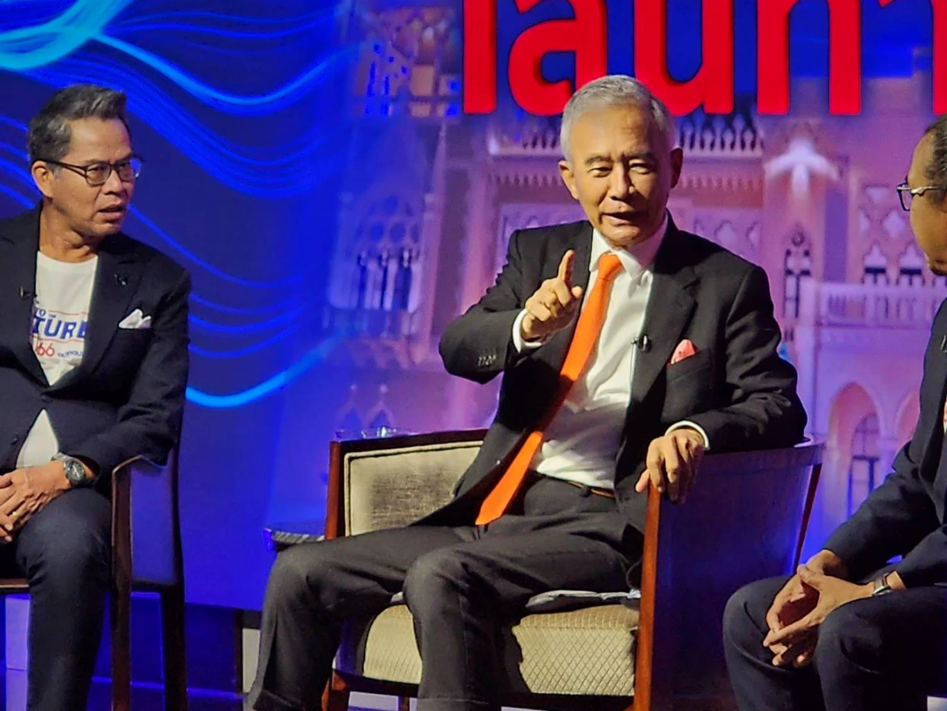 เส้นทางผู้นำ : ‘สุวัจน์’ พร้อมเป็นนายกฯ ‘ชาติพัฒนากล้า’ อาสากู้วิกฤตชาติ