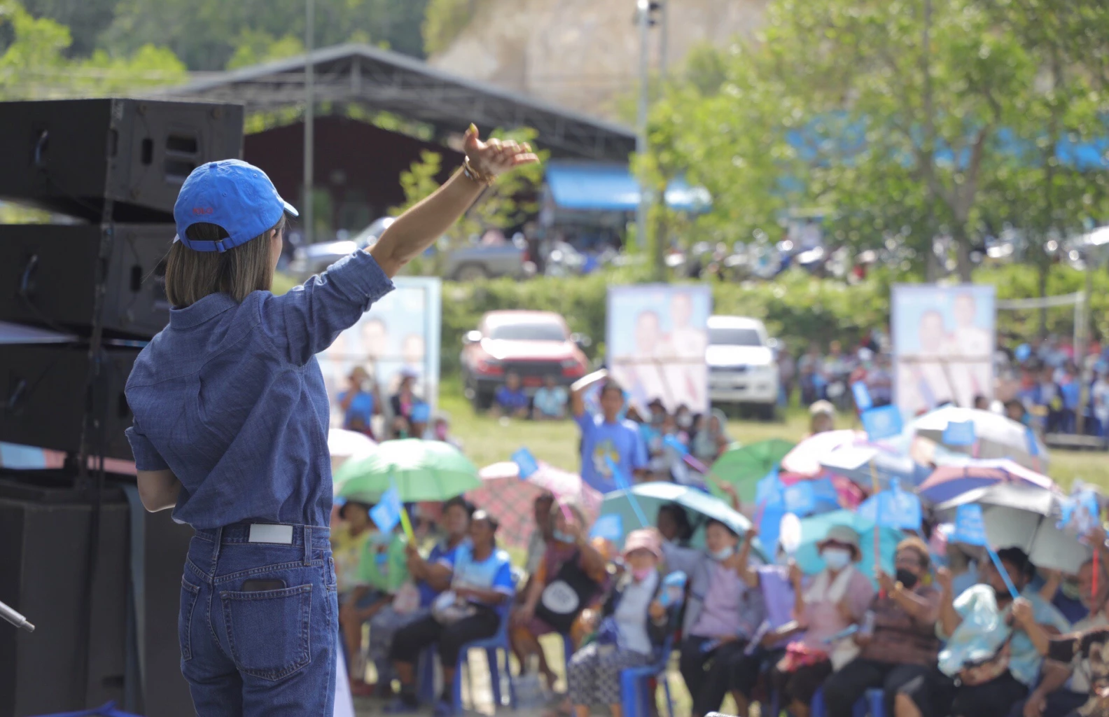 มาดามเดียร์ ปราศรัยหาเสียงช่วย พล.ต.ต.สุรินทร์ ปาลาเร่ ผู้สมัคร สส. สงขลา เขต 8 เบอร์ 7