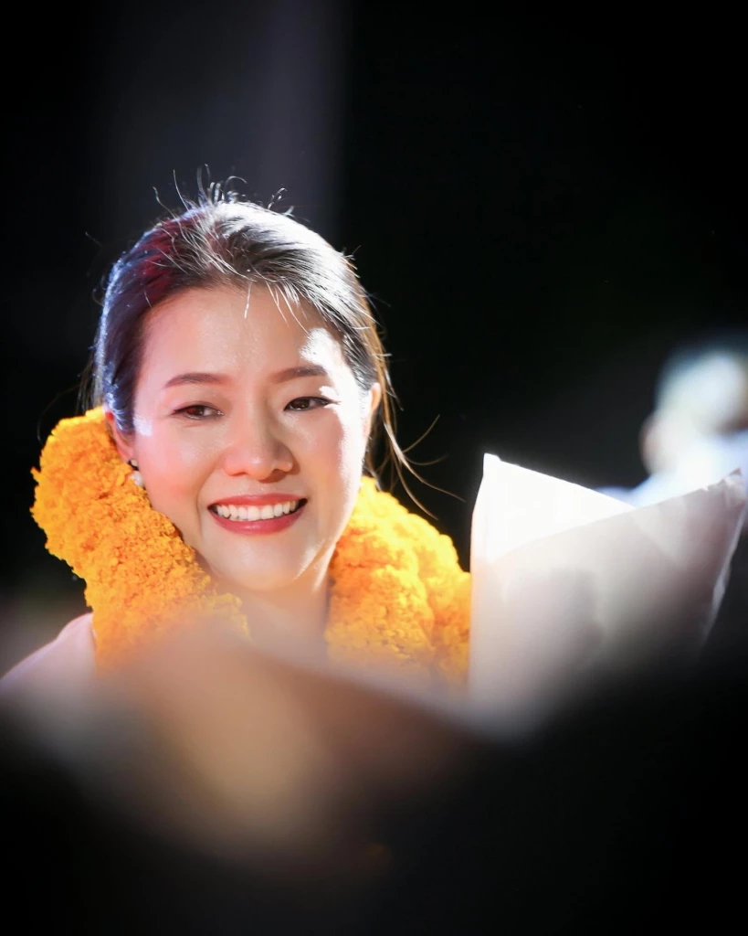 อิ่ม ธีรรัตน์ สำเร็จวาณิชย์