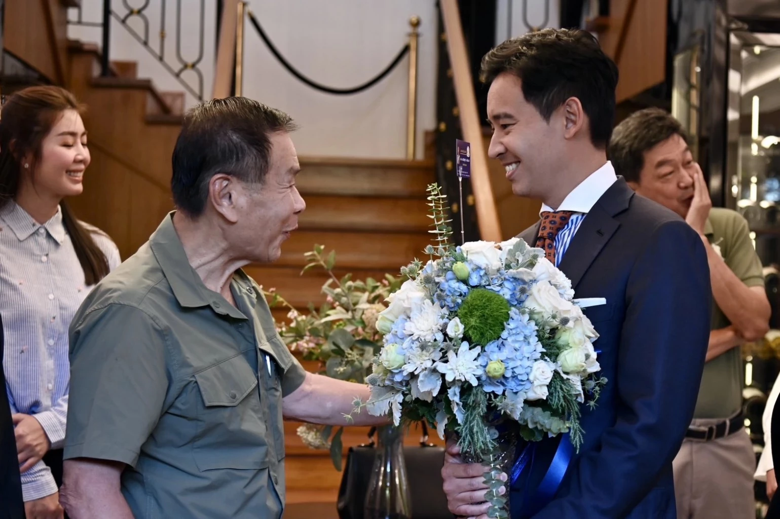 ชื่นมื่น! ถก 8 พรรค ‘จัดตั้งรัฐบาล’ แถลง 18 พ.ค.