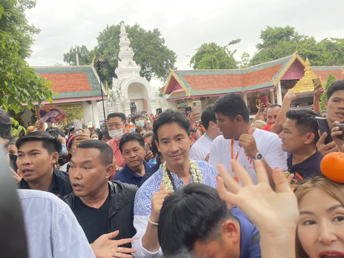 'พิธา' ยาหอมชาวลำพูน ก้าวไกล ขึ้นรัฐบาลปั้น"เบียร์ลำไย"ส่งออกทั่วโลก