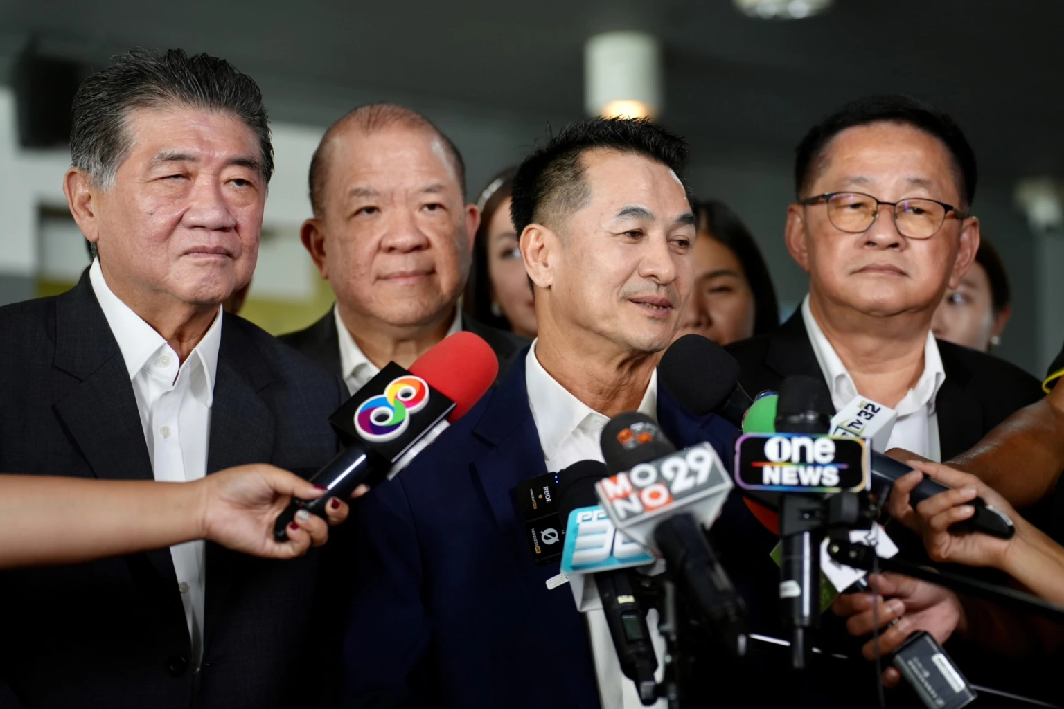 นพ.ชลน่าน และนายภูมิธรรม 