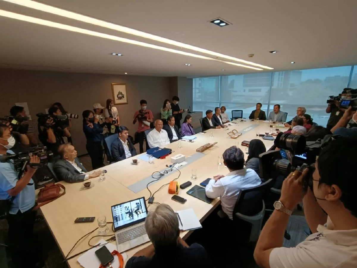 การประชุม 8 พรรคร่วมรัฐบาล คณะทำงานย่อยสันติภาพปัตตานี