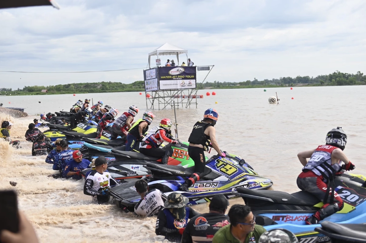 ธีระ เสร็จธุระ โชว์ฝีมือผู้นำสนาม  3  'วอเตอร์เจ็ต โปรทัวร์ 2023'   เรือนั่งอาชีพ