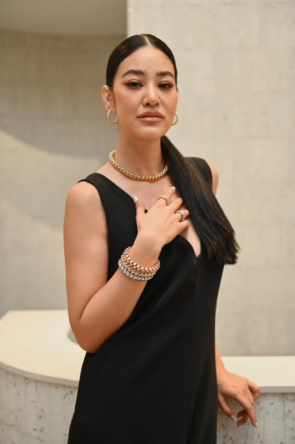 'วุ้นเส้น-เอมมี่-พิตต้า' ประชันลุคสวยหรู ยลโฉมไฟน์จิวเวลรี่ กว่า 20 แบรนด์