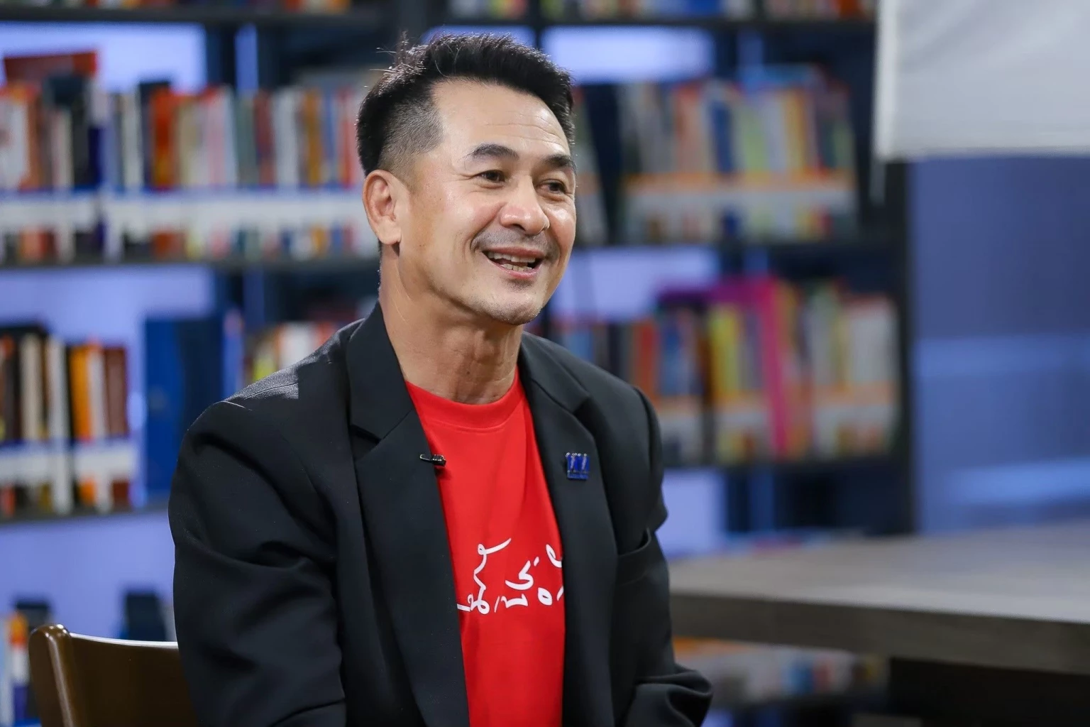 นพ.ชลน่าน ศรีแก้ว หัวหน้าพรรคเพื่อไทย