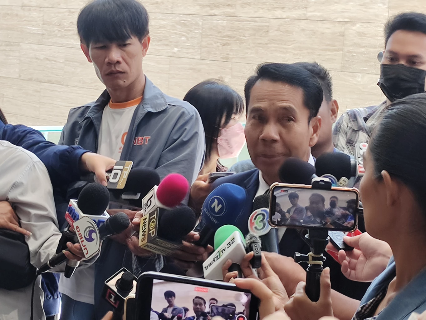 นายสุทิน คลังแสง