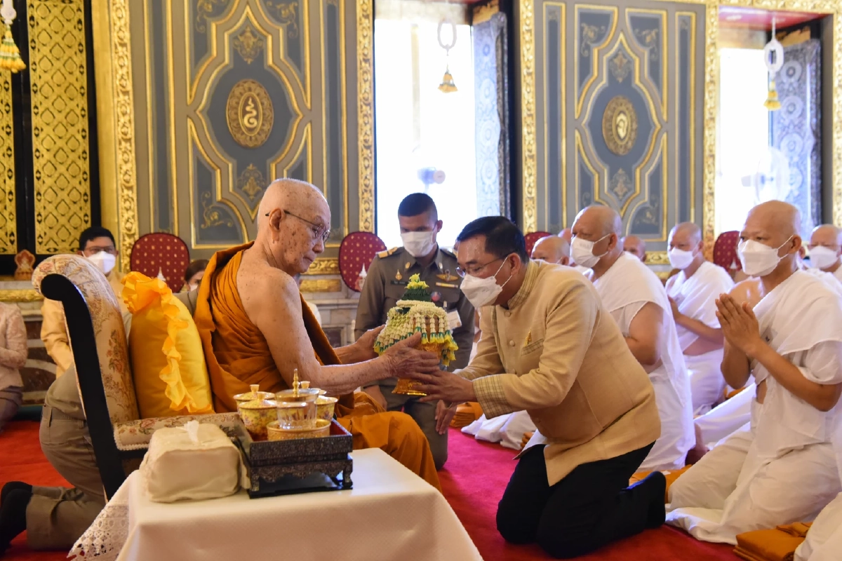 เปิดภาพอุปสมบท 97 รูป ฉลองพระชนมายุ 8 รอบ 'สมเด็จพระสังฆราช'