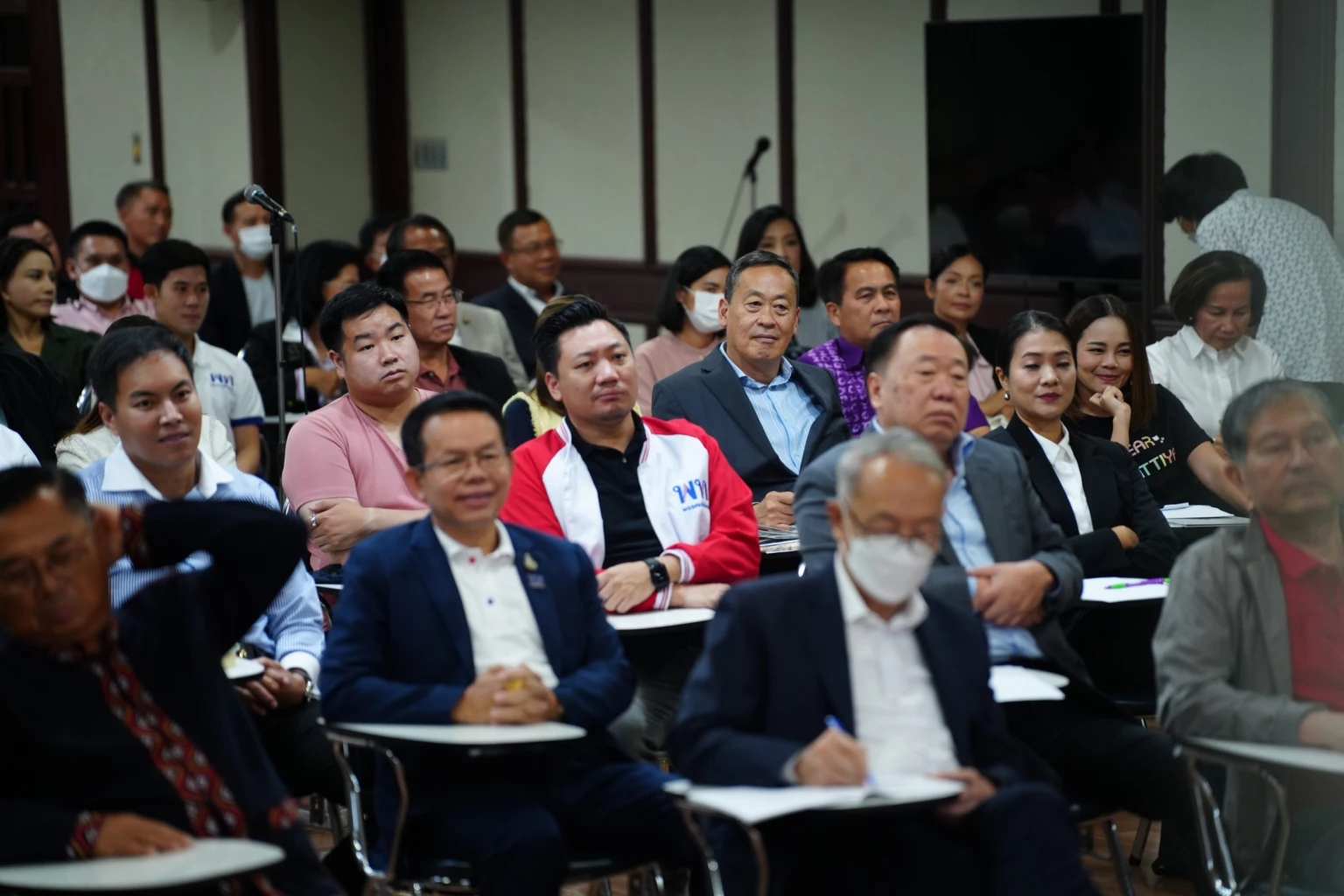 'เพื่อไทย' เปิดวงถกตำแหน่ง ประธานสภาผู้แทนราษฎร - นำข้อสรุปหารือ ก้าวไกล