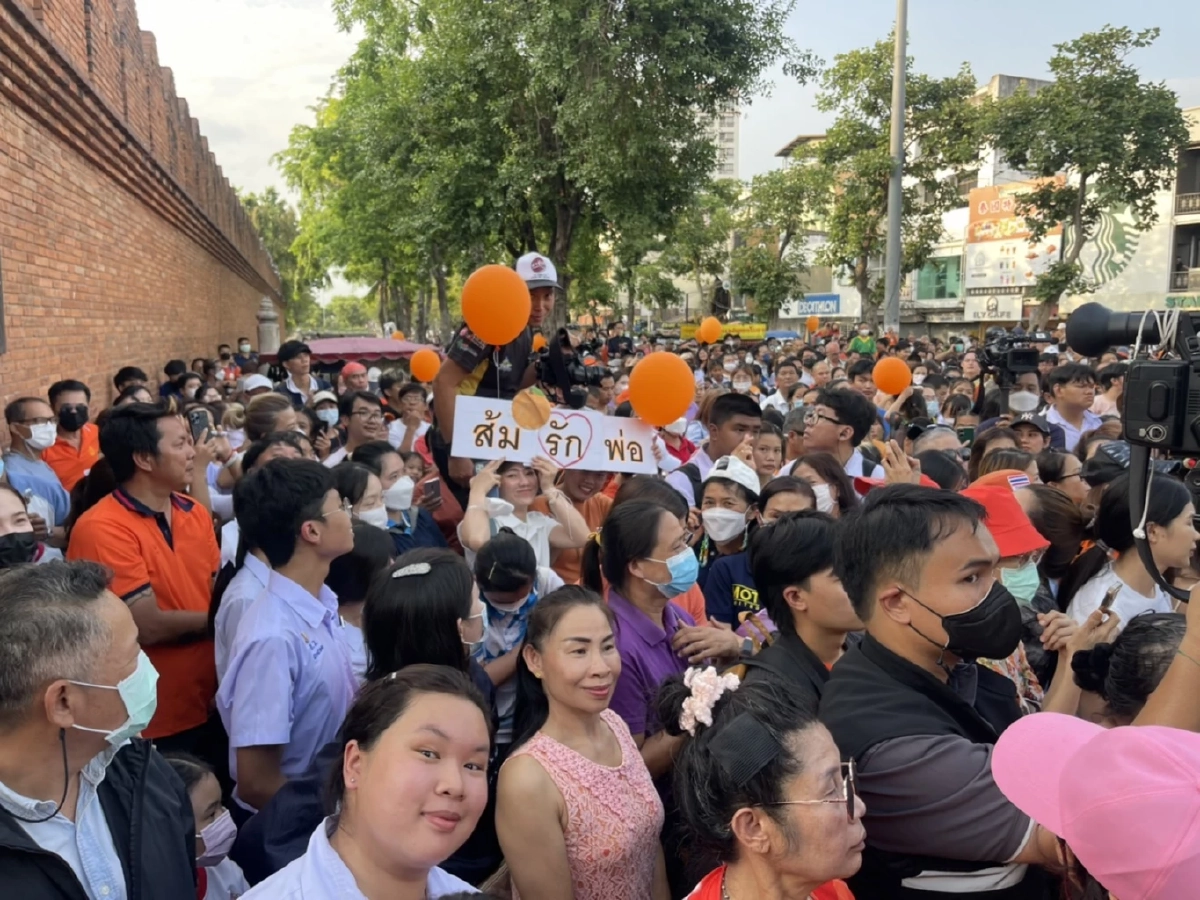 ว่าที่นายกฯแห่ง 'ก้าวไกล' ขอชาวเชียงใหม่จับมือไปข้างหน้า ได้เวลาสู่อนาคต