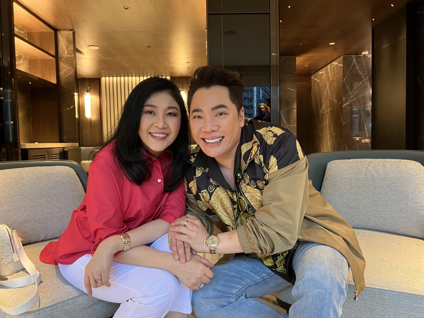 “คุยแหลกแดกดึก” ของ มดดำ-คชาภา ตันเจริญ สัมภาษณ์พิเศษนางสาวยิ่งลักษณ์ ชินวัตร อดีตนายกรัฐมนตรี 