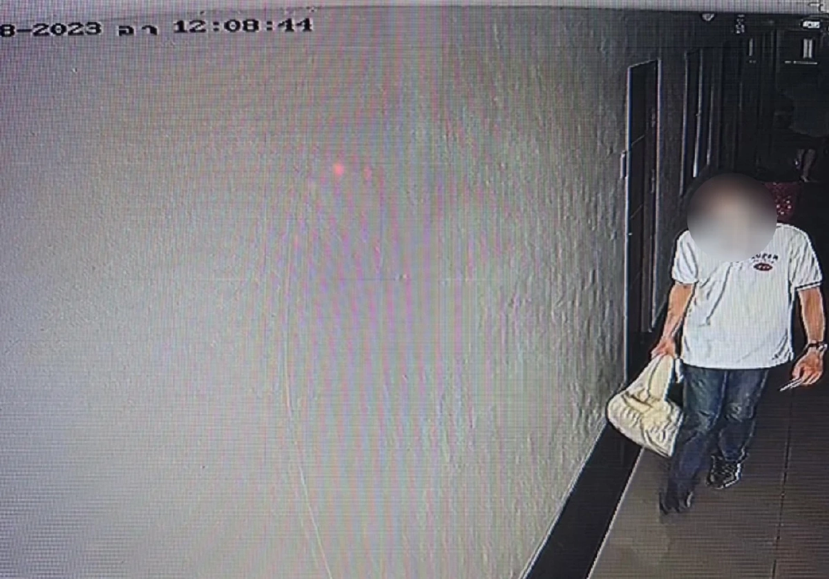 ภาพวงจรปิดพบผู้เสียชีวิตออกมาทิ้งขยะก่อนพบผูกคอตายตามแฟนสาว 