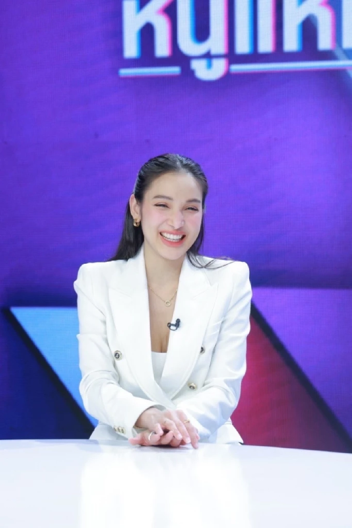 เคลียร์ทุกดราม่า 'แพท ณปภา' จบทุกประเด็น เปิดใจ เหตุผลคบแฟนเด็กอายุห่าง 14 ปี