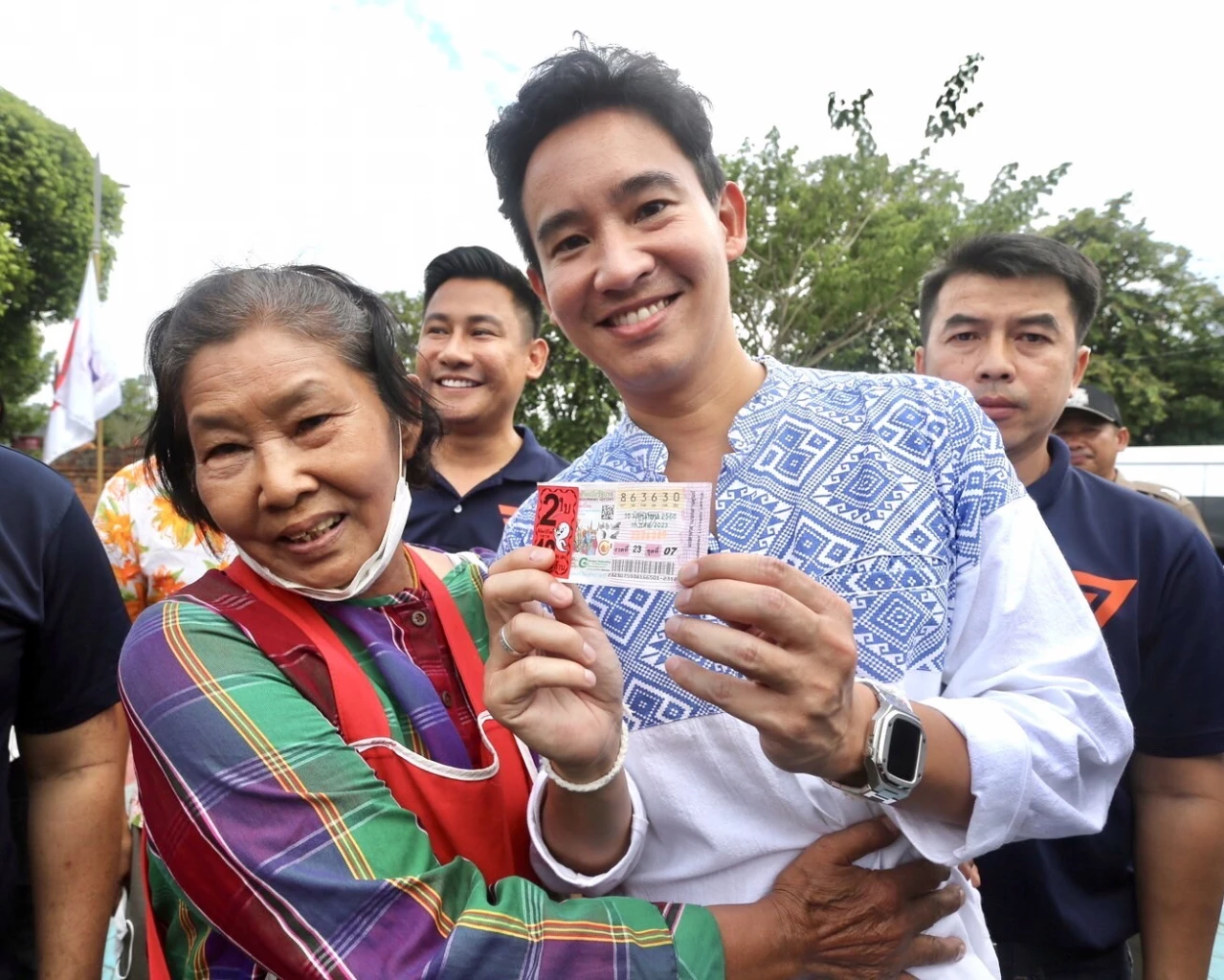 'พิธา' ยาหอมชาวลำพูน ก้าวไกล ขึ้นรัฐบาลปั้น"เบียร์ลำไย"ส่งออกทั่วโลก