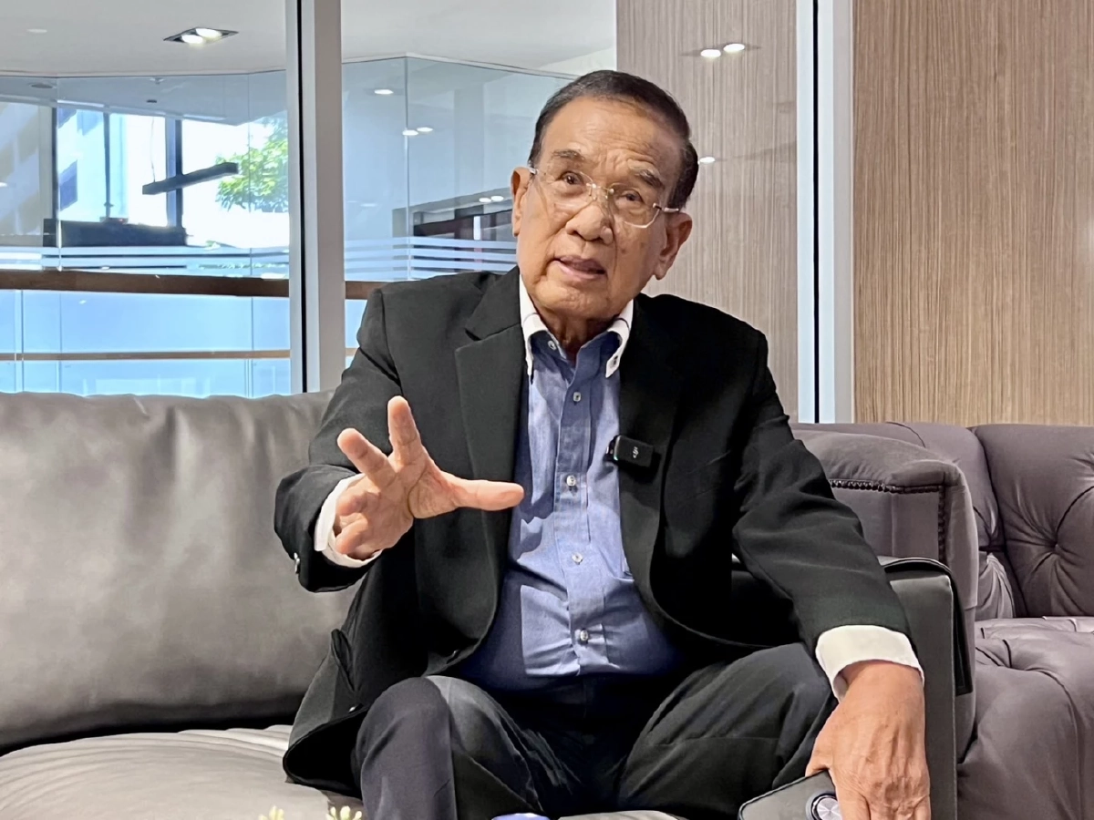 อุทัย พิมพ์ใจชน อดีตประธานรัฐสภา