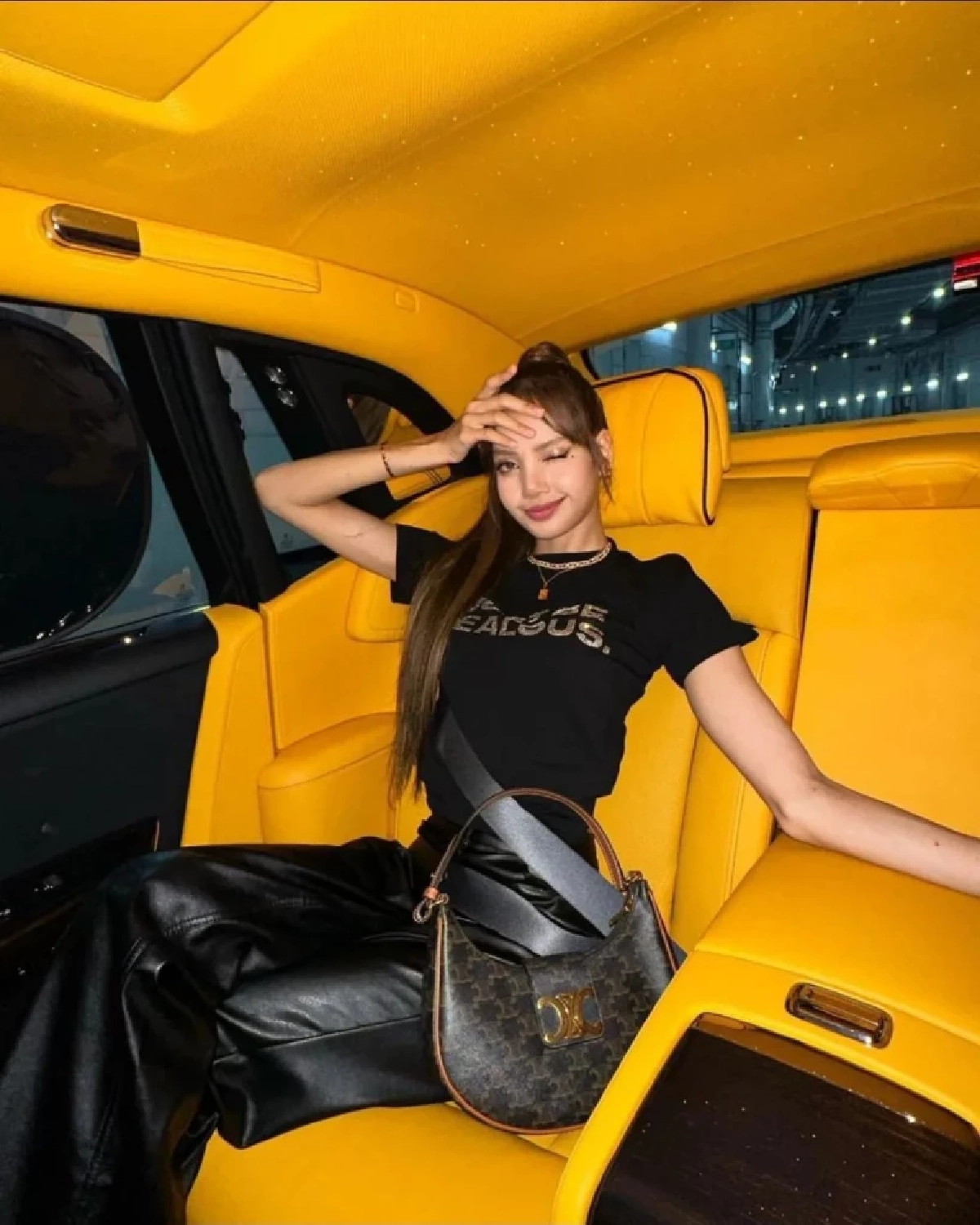 "ลิซ่า BLACKPINK"