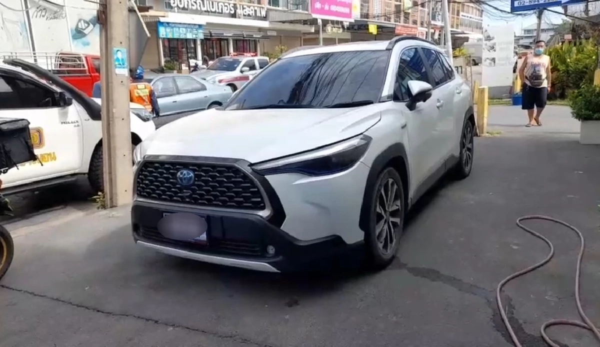 ผจก.ชักปืนจ่อขมับ ดับชีวิตหน้าร้านฟิล์มกรองแสง