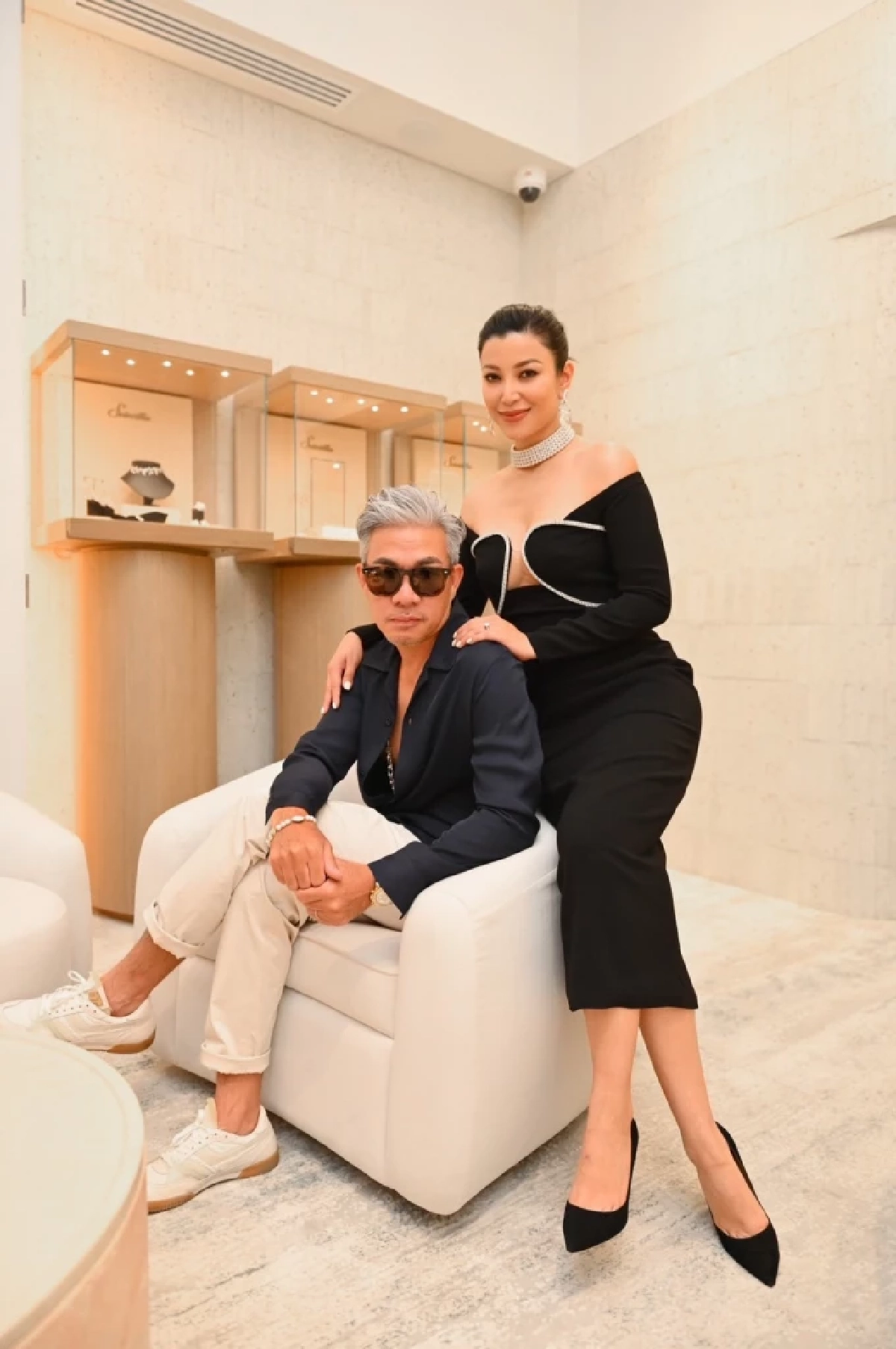 'วุ้นเส้น-เอมมี่-พิตต้า' ประชันลุคสวยหรู ยลโฉมไฟน์จิวเวลรี่ กว่า 20 แบรนด์