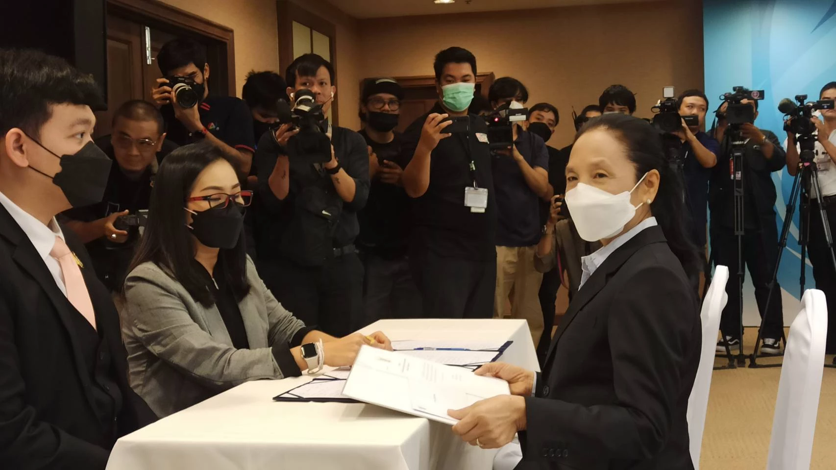 นางรำพูล ตันติวณิชชานนท์ 