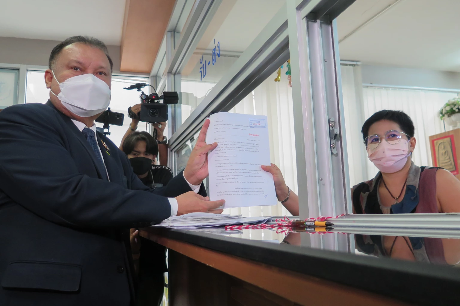 'สนธิญา' มีหนาว  พล.ต.อ.เสรีพิศุทธ์  ใส่เกียร์เดินหน้า ปัดยอมความคดีหมิ่น