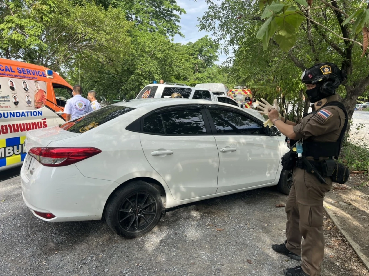 พบศพดับปริศนาในรถ