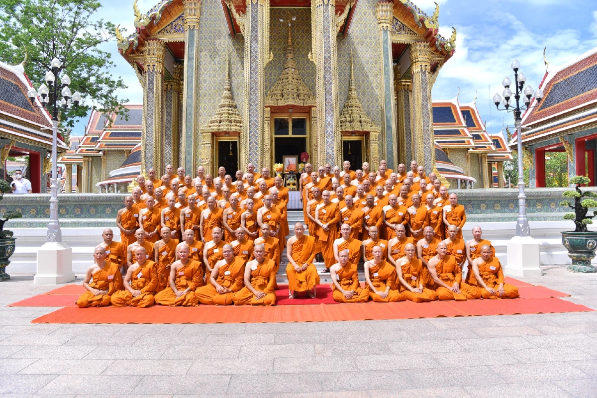เปิดภาพอุปสมบท 97 รูป ฉลองพระชนมายุ 8 รอบ 'สมเด็จพระสังฆราช'
