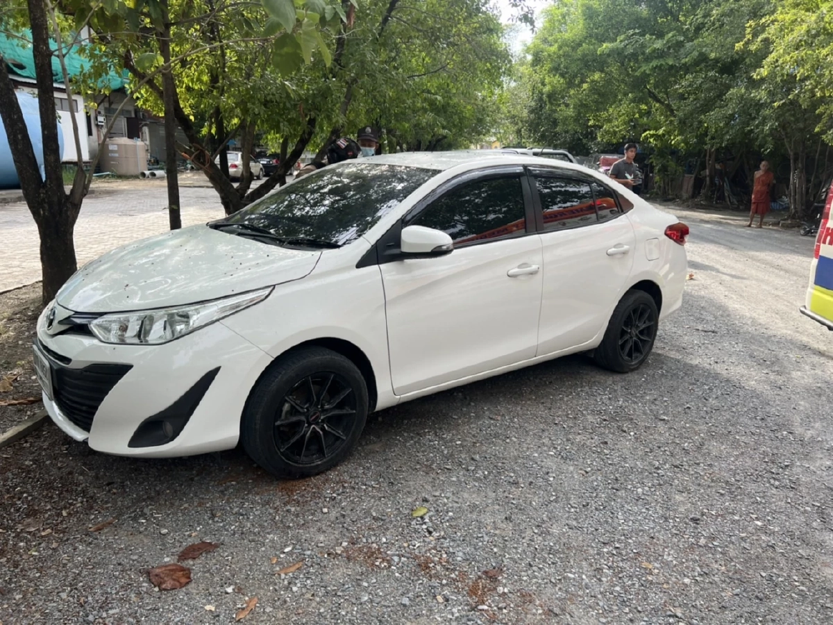 พบศพดับปริศนาในรถ