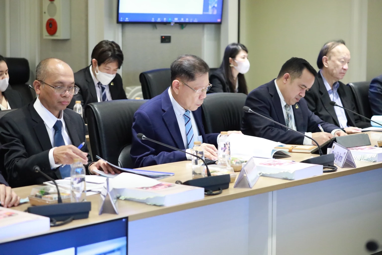 ‘จุรินทร์’ ระบุ อยากเห็น ‘รัฐบาลใหม่’ เกิดโดยเร็ว-พณ.ไม่มีเกียร์ว่าง