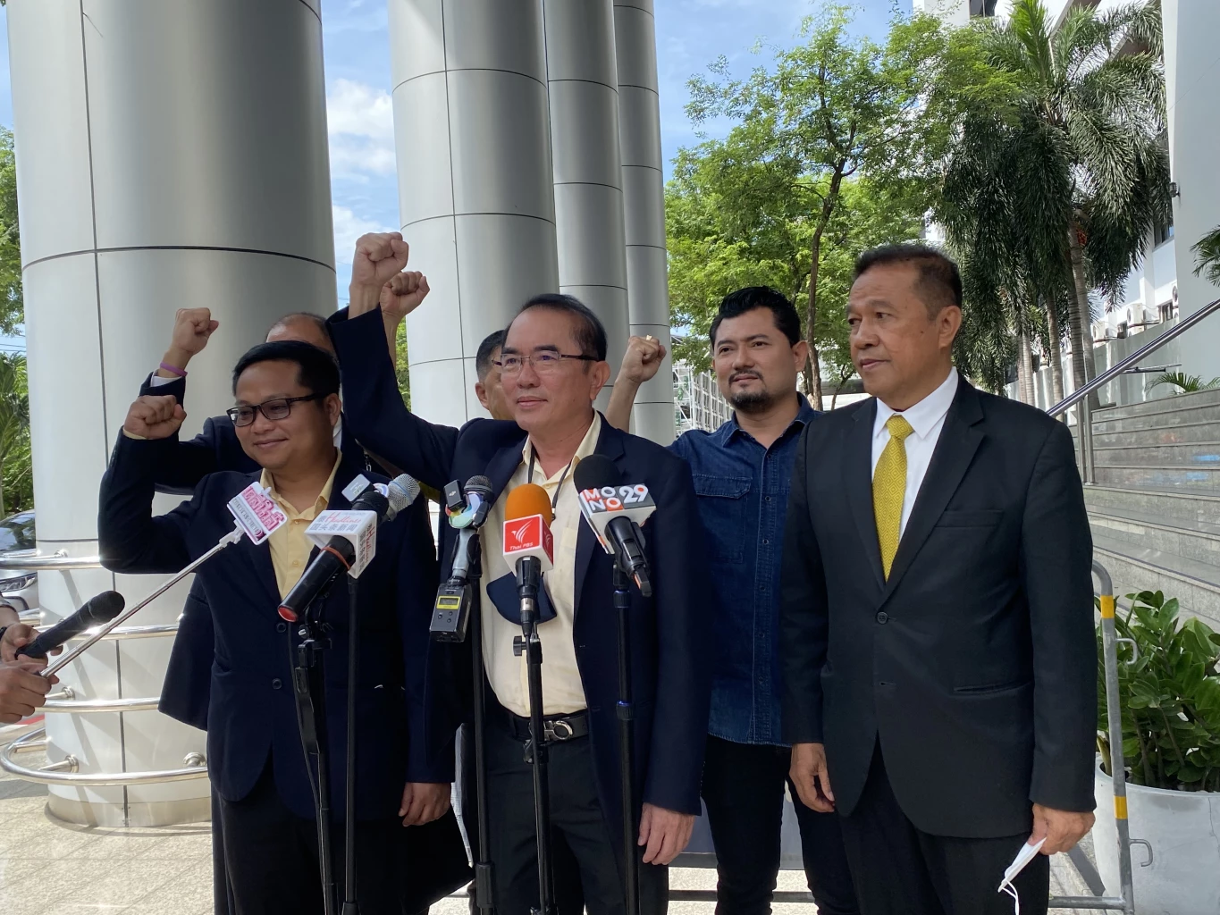 ‘หมอวรงค์’ เฮ ศาลยกฟ้อง คดีหมิ่น ‘ก้าวไกล’ ทำหน้าที่โดยสุจริตปกป้องสถาบัน