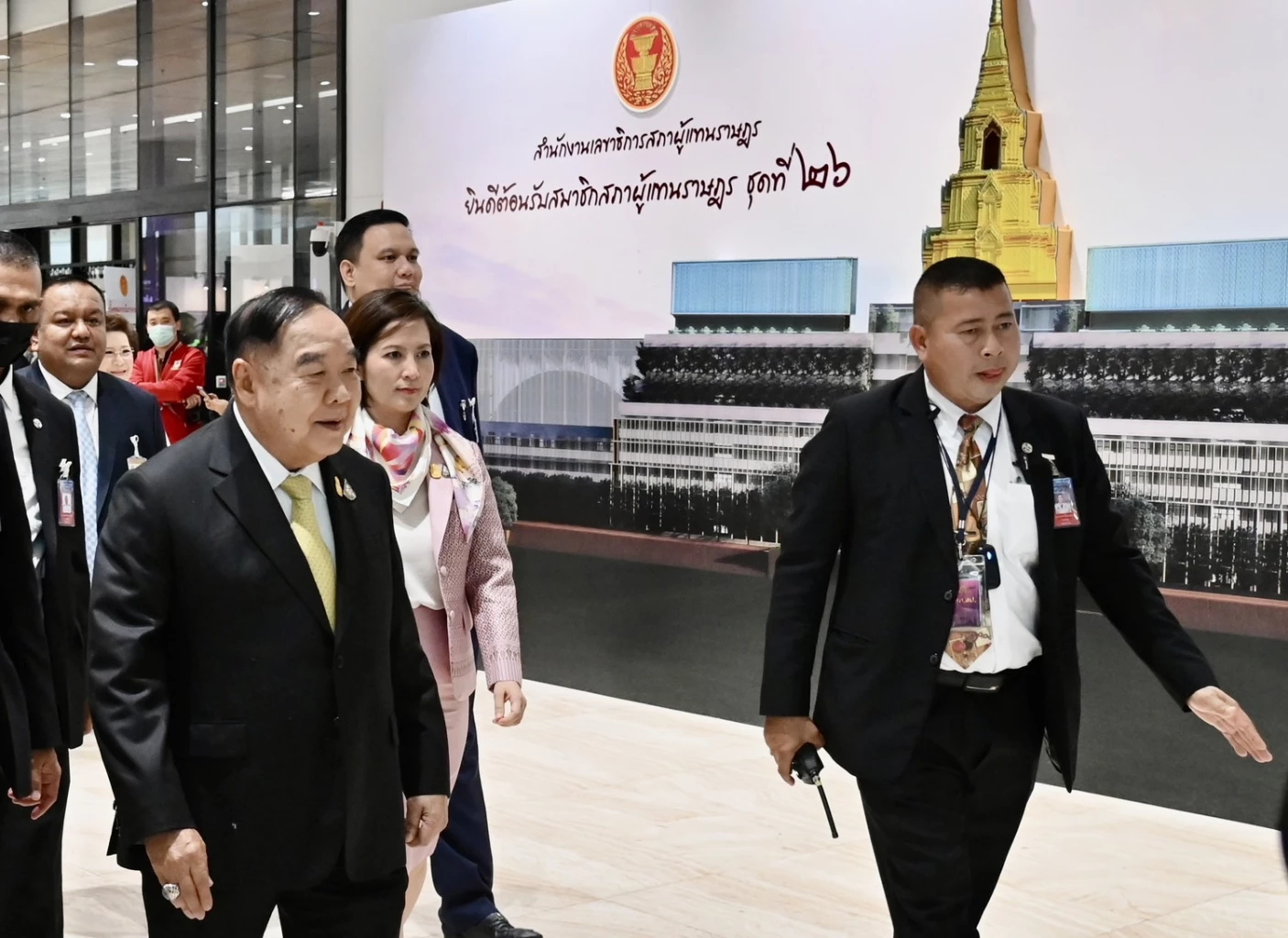 บิ๊กป้อม นำ 'พลังประชารัฐ'  เข้ารายงานตัว สส. ยอดวันแรก รวมทุกพรรค 31 คน