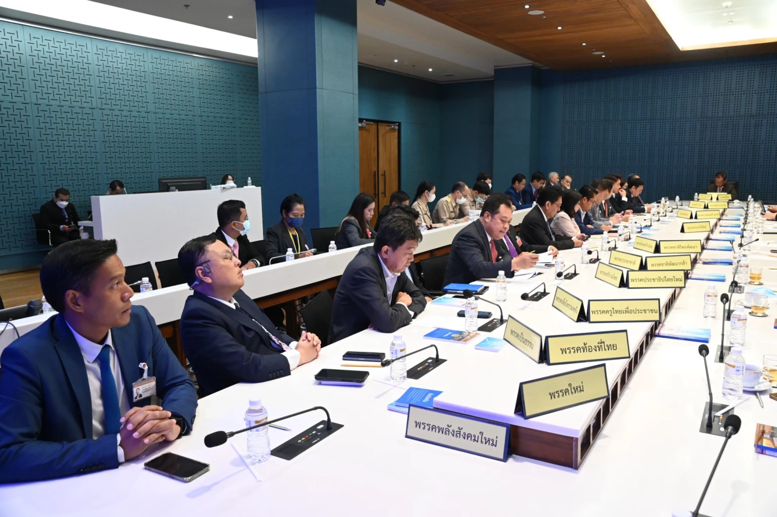 ประชุม 3 ฝ่าย ถกรับโหวตนายกรอบสอง