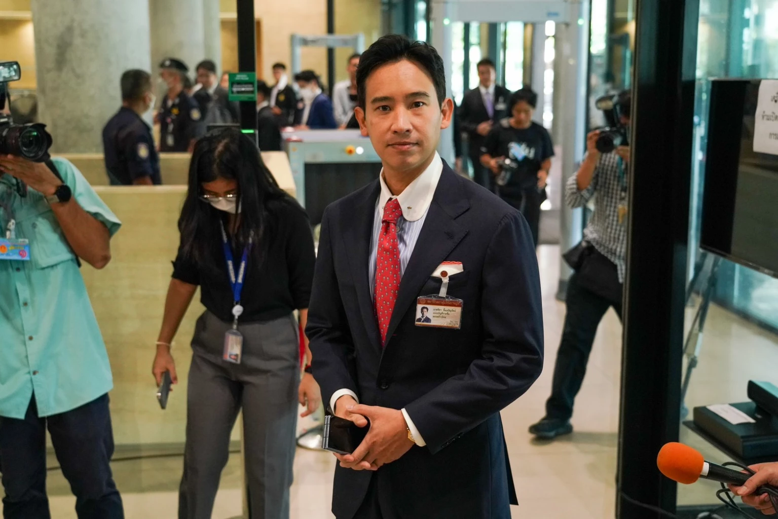 ปิยบุตร ฟันธง โหวตนายกฯ พิธา ตัน แนะเป็นฝ่ายค้าน - ชูวิทย์ เสนอ เลิกยุ่ง ม. 112