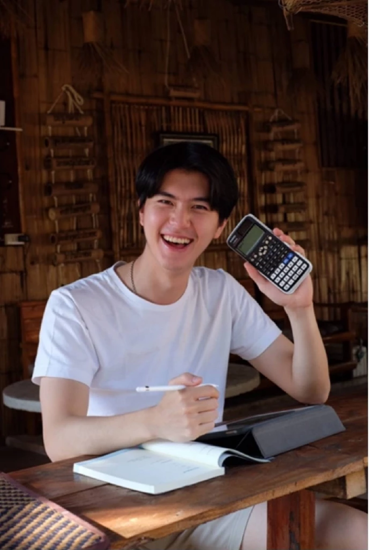 อภิชา จารุดิลกวร หรือ บอส