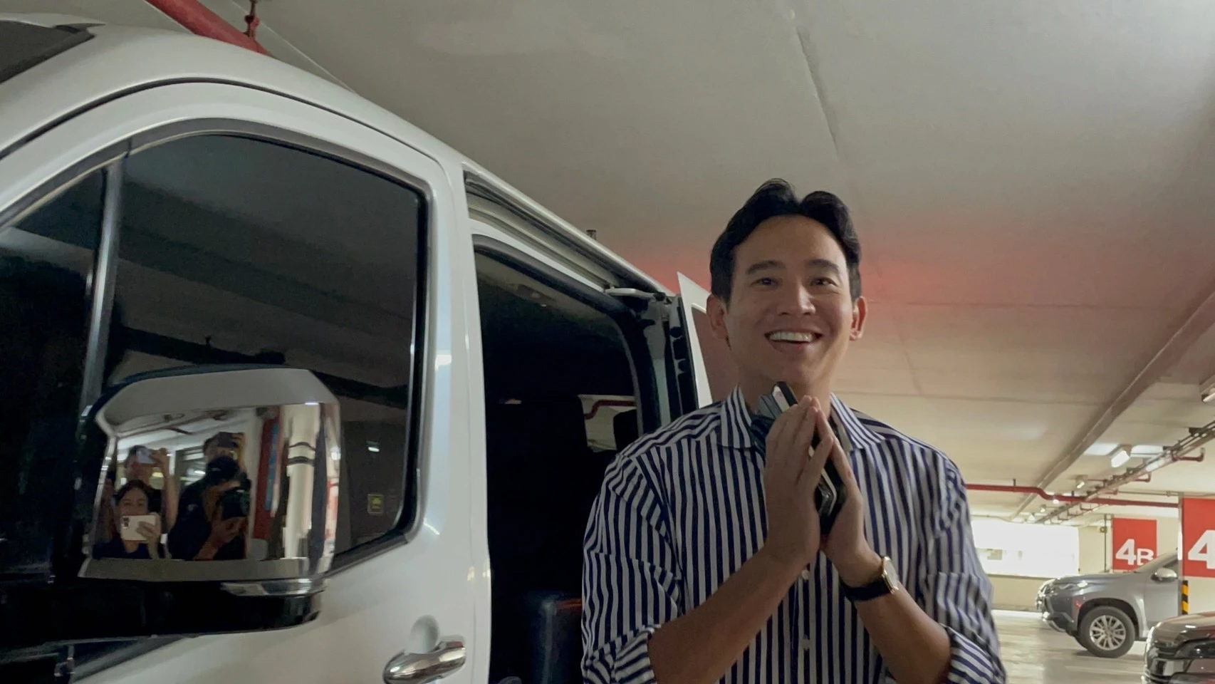 นายพิธา ลิ้มเจริญรัตน์ ร่วมประชุมสส.ก้าวไกล