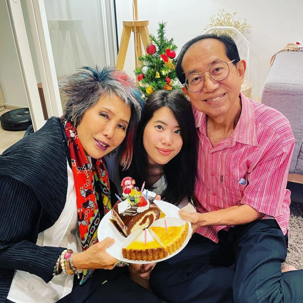 พญ.พรทิพย์และครอบครัว