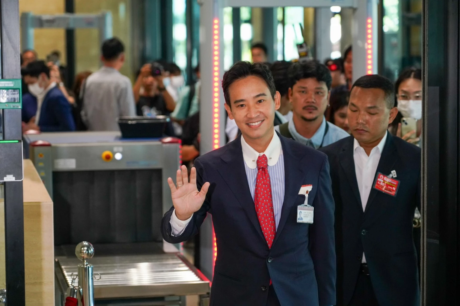 พิธา ลิ้มเจริญรัตน์