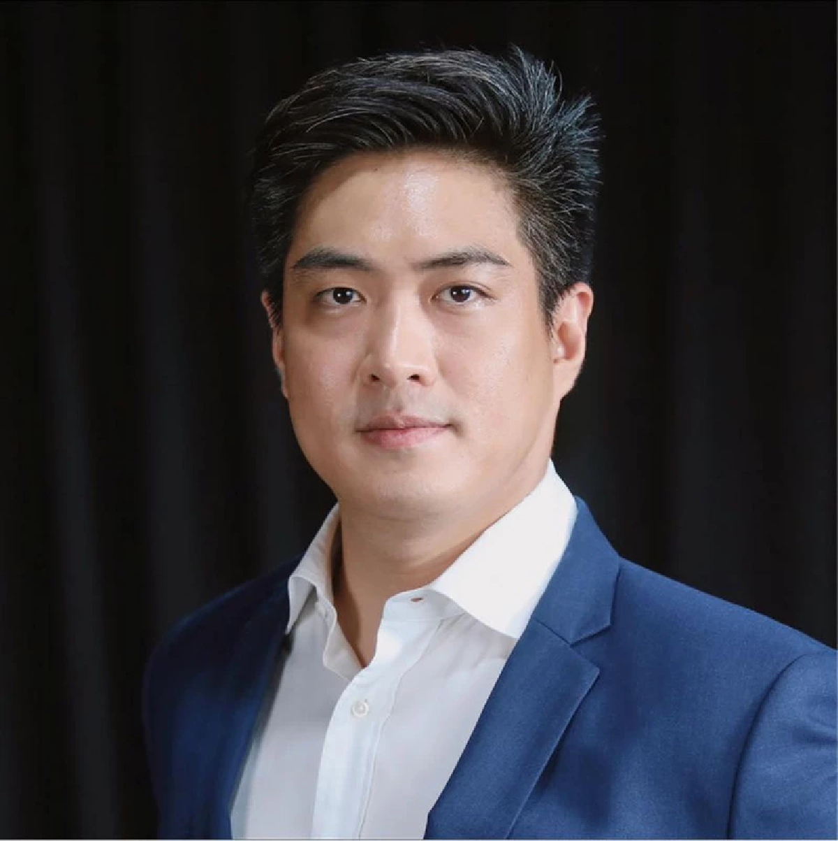 เปิดใจครั้งแรก ‘ดร.โจ ชัยวัฒน์’ หลังภาพกอด ‘พิธา’ ทำชาวเน็ตถาม คนนี้ใคร?