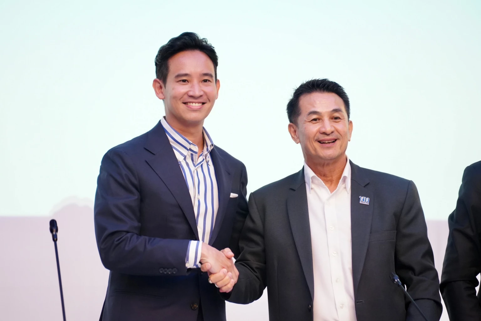 พิธา และ นพ.ชลน่าน